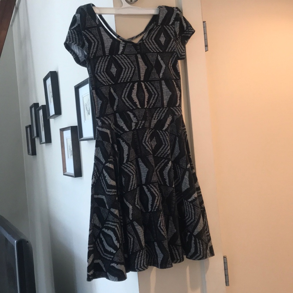 Black and white patterned dress
